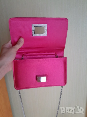 нова цикламена сатенена чанта , снимка 5 - Чанти - 53015572