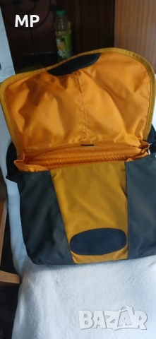 Чанта за лаптоп Crumpler 14 -15,4 ', снимка 2 - Части за лаптопи - 51476438