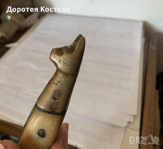 Красив дебел стоманен нож с месинг и куче, снимка 5 - Антикварни и старинни предмети - 44207476