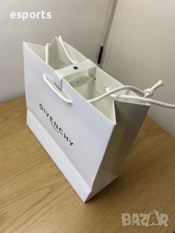 Автентична бутикова Givenchy подаръчна торба 25x22cm, снимка 7 - Други - 42057455