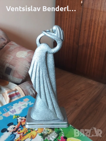 Статуетка -жената Лебед 