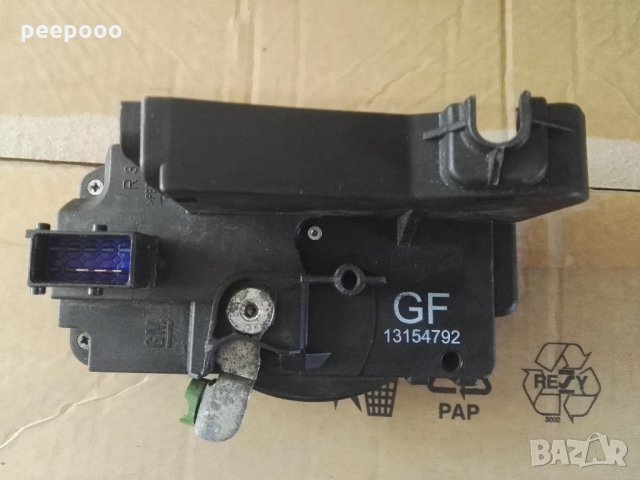 Оригинална дясна ел.брава задна на Опел Мерива 2005 , снимка 3 - Части - 30375448