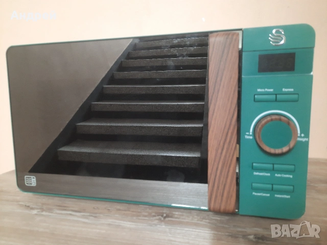 Микровълнова Swan италианска, снимка 2 - Микровълнови - 53933877