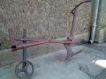 Заводски плуг, снимка 1