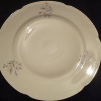 Голяма порцеланова чиния , снимка 2 - Чинии - 42525721