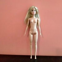 Колекционерска кукла Barbie Fashionistas Барби GRB59 , снимка 12 - Колекции - 40620427