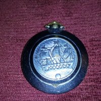 Часовник Ракета - колекционерски , джобен, снимка 1 - Антикварни и старинни предмети - 29711342