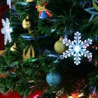 Коледна елха, изцяло украсена с оптични влакна и цветни LED светлини 210см, снимка 4 - Декорация за дома - 38416525