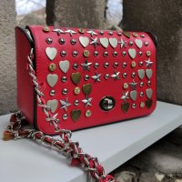 Малка червена дамска чанта, за носене през рамо. 17лв, снимка 5 - Чанти - 32193379
