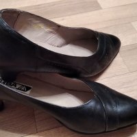 Обувки от естествена кожа, снимка 2 - Дамски обувки на ток - 35056851