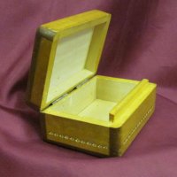 50-те Дървена Кутия за Бижута, снимка 4 - Антикварни и старинни предмети - 31860108