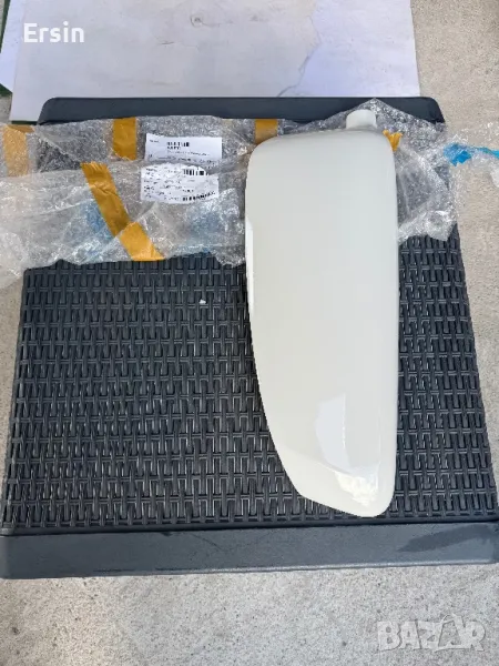 Оригинален външен капак за дясното огледало За Кемпер Carthago (Чисто нов) (бял), снимка 1