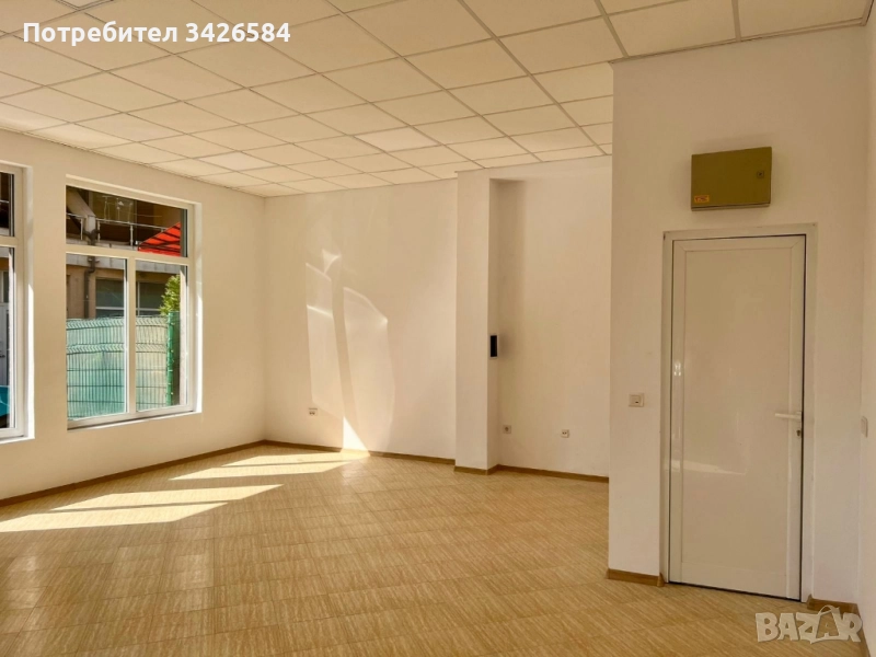 Търговско помещение в Поморие, снимка 1