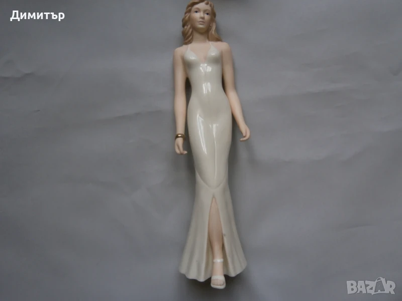 Порцеланова фигура марка 26см., снимка 1