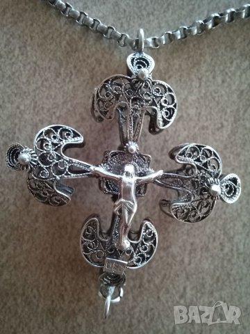 Ръчно изработен кръст от сребърен филигран