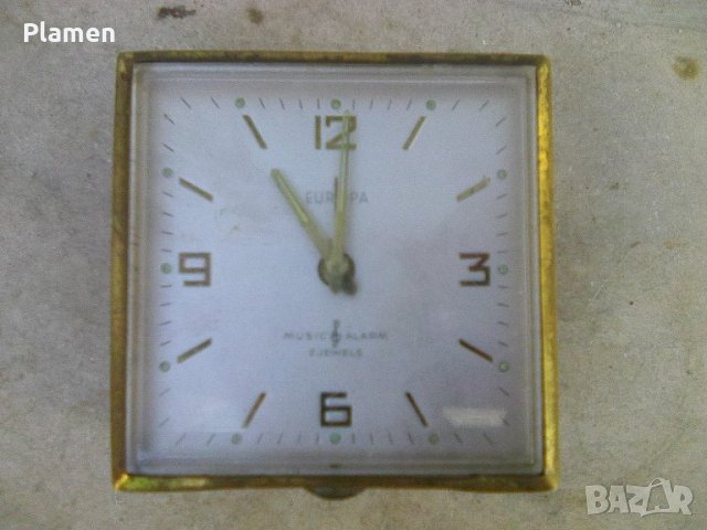 Западногермански часовник Европа 2 камъка без копчета за сверяване на часа и час за звънен, снимка 1 - Други - 38051988