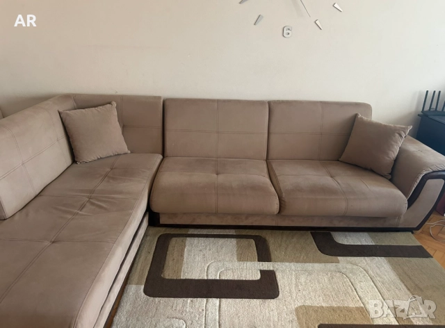 Ъглов диван с табуретка 