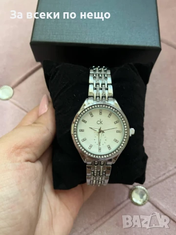 Calvin Klein Дамски Часовник С Кутия - Златист Или Сребрист Код VF11, снимка 3 - Дамски - 50982395