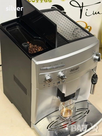 Кафемашина кафе автомат delonghi magnifica с гаранция, снимка 3 - Кафемашини - 52863380