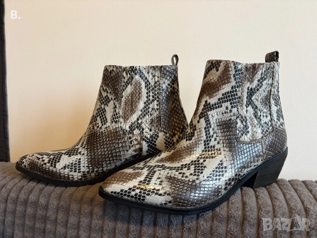Кожени боти със змийски мотиви, снимка 2 - Дамски боти - 52104580