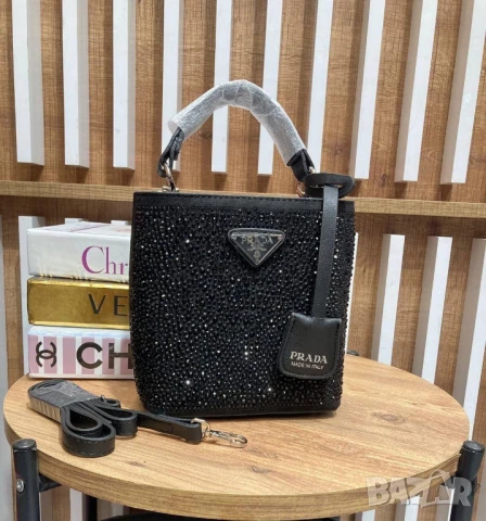 чанти с камъни prada 