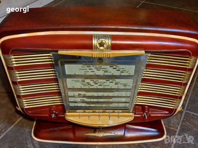 Съветско лампово радио Звезда 54, снимка 2 - Колекции - 40020863