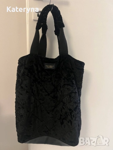 Чантата на Виктория Сикрет, снимка 3 - Чанти - 54059168