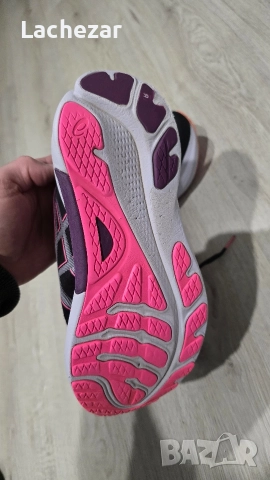 Дамски маратонки за бягане ASICS GEL-KAYANO 30, снимка 6 - Маратонки - 52591939