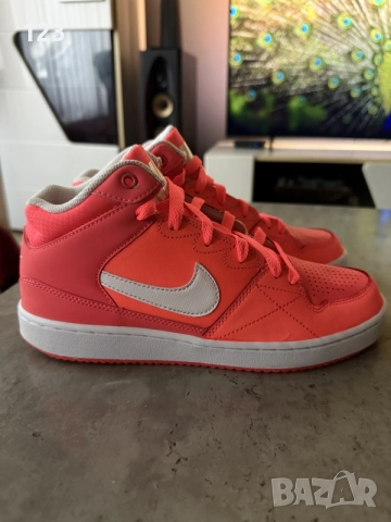 Nike Priority Mid GS 38,5
