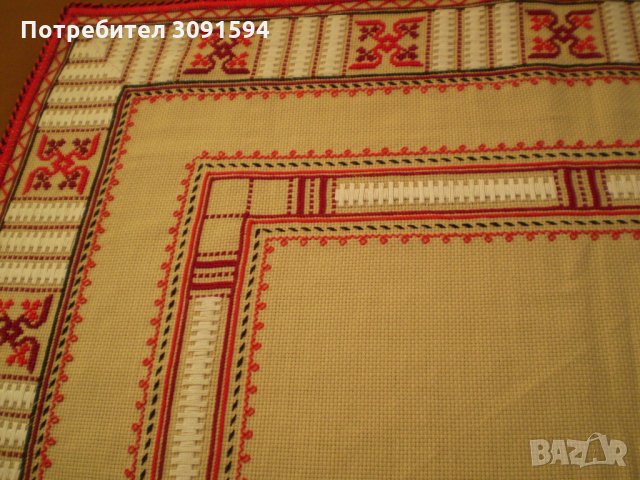 Ръчно бродирано каре -покривка Българска бродерия, снимка 7 - Антикварни и старинни предмети - 34385053