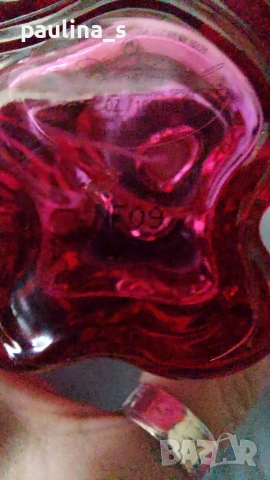 Пет различни броя / Дамски маркови парфюми Escada, Oscar de la Renta, Guess by Marchiano , снимка 11 - Дамски парфюми - 54016952