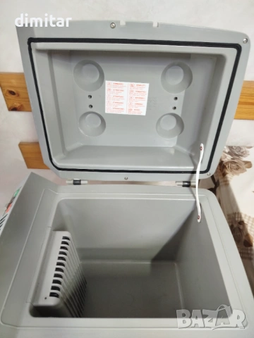 Хладилна чанта TROPICOOL CLASSIC - 12 V, снимка 7 - Хладилни чанти - 54224221