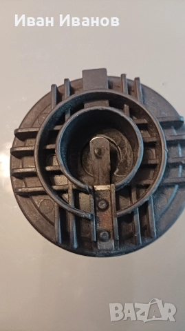 продавам палец за разпределителя на запалването на Опел Вектра А двигател C16Z 75к.с. втора употреба