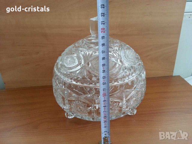 Кристална купа с капак, снимка 2 - Антикварни и старинни предмети - 29771756