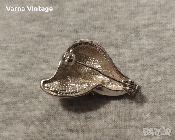 Дамска брошка Шапка с камъни., снимка 2 - Други - 52223471