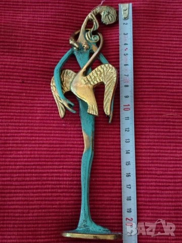 Статуетка Леда с лебед,гръцка царица на древногръцкия град Спарта. , снимка 10 - Статуетки - 50862226