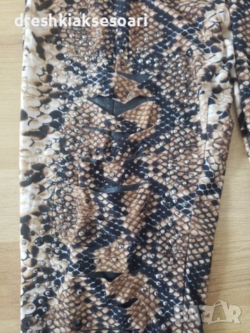 Клин панталон в змийски принт, снимка 3 - Клинове - 39998212