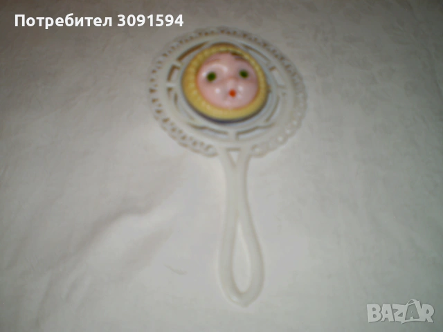 Ретро стара бебешка играчка Бакелитова дрънкалка от твърда пластмаса, снимка 2 - Други ценни предмети - 42896464