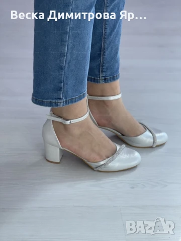 Елегантност с блясък: Изчистени дамски затворени сандали с ток и бляскав акцент, снимка 5 - Сандали - 51193935