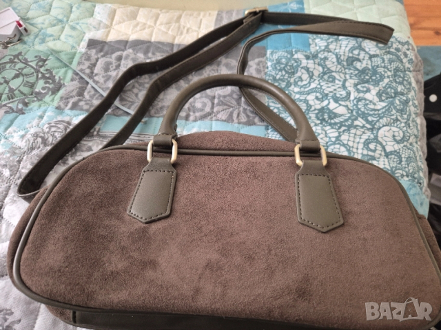 малката кафява чанта