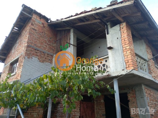 Масивна двуетажна тухлена къща 86 м2 с гараж, само на 4 км от Добрич, снимка 13 - Къщи - 30410568