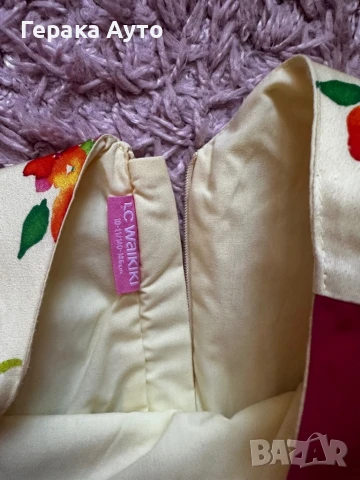 Детски рокли LC WAIKIKI, 10-12г, 140-146 и 146-153, снимка 5 - Детски рокли и поли - 51317225