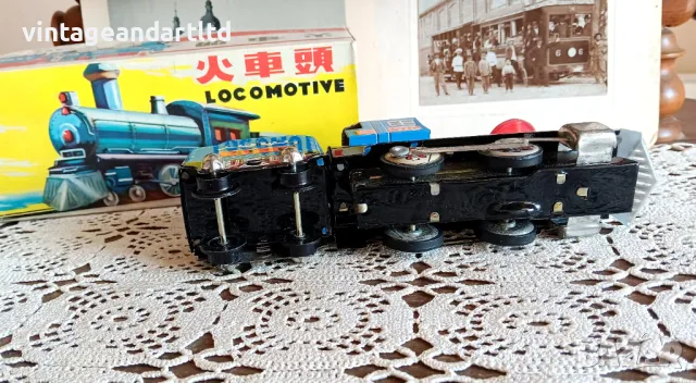 Колекционерска играчка, Локомотив, с кутия, снимка 5 - Антикварни и старинни предмети - 47483673