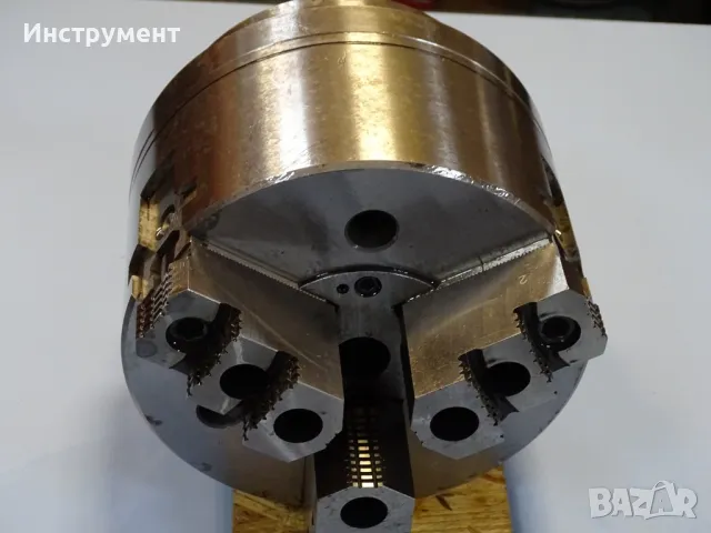 Клинозатегателен патронник Ф 200mm Bison 3-jaw power chuck+фланец