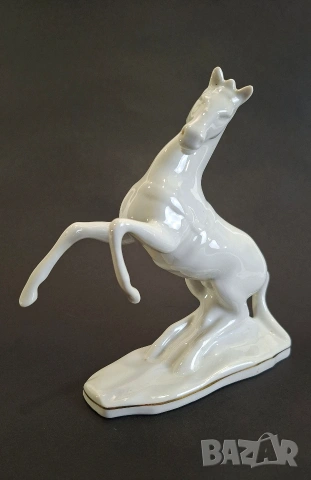 Порцеланова фигура на кон, снимка 3 - Статуетки - 53951698