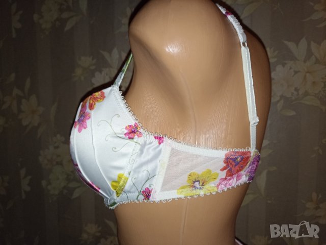 Hunkemoler 80 D-Перфектен сатенен сутиен с твърди чашки с флорален принт , снимка 4 - Бельо - 37323110