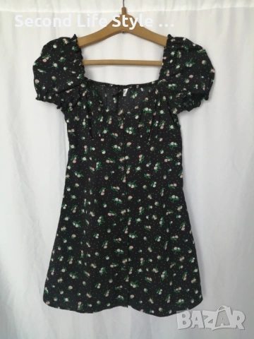 H&M дамска къса рокля с буфан ръкави, копчета отпред и принт цветя и точки р-р S (EU 36), снимка 3 - Рокли - 54157985