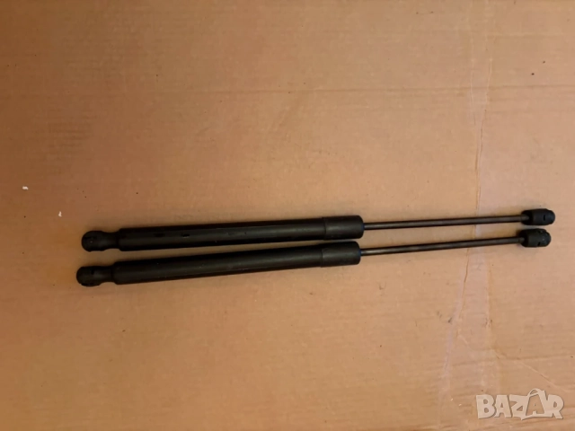 Амортисьори заден капак Фолксваген Голф 5/VW GOLF 5, снимка 2 - Части - 53526271