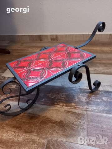 метален цветарник ръчна количка с керамичен плот , снимка 2 - Декорация за дома - 44648372