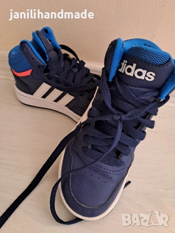 Оригинални маратонки Адидас , снимка 2 - Детски маратонки - 54250509